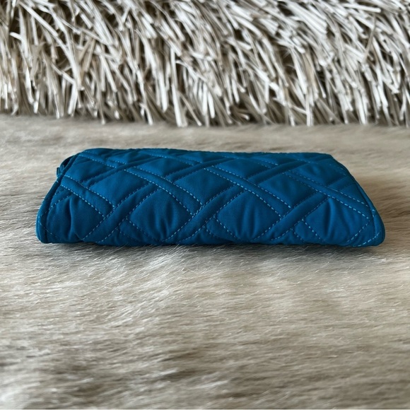 VERA BRADLEY Bahama Bay Blue Grab And Go Wristlet Microfiber Clutch Lippies - Picture 11 of 12